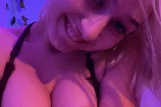 🤩AVAILABLE 24/7 AT YOUR DOORST... - Image 2