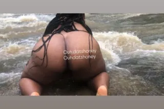 VISITNG 😘👋🏽 Big Bubble Butt🍑! ... - Image 2