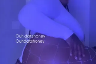 VISITNG 😘👋🏽 Big Bubble Butt🍑! ... - Image 1