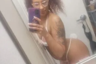 In Town for a Limited Time. Co... - Image 2